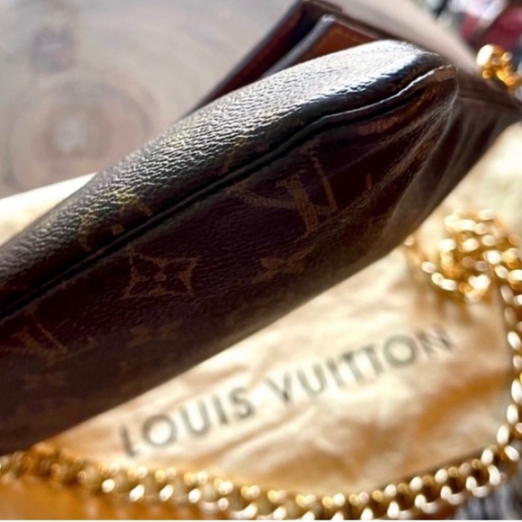 VINTAGE Louis Vuitton Pochette Pliante Fold Over Crossbody Clutch Retro 70s LV - Picture 13 of 16